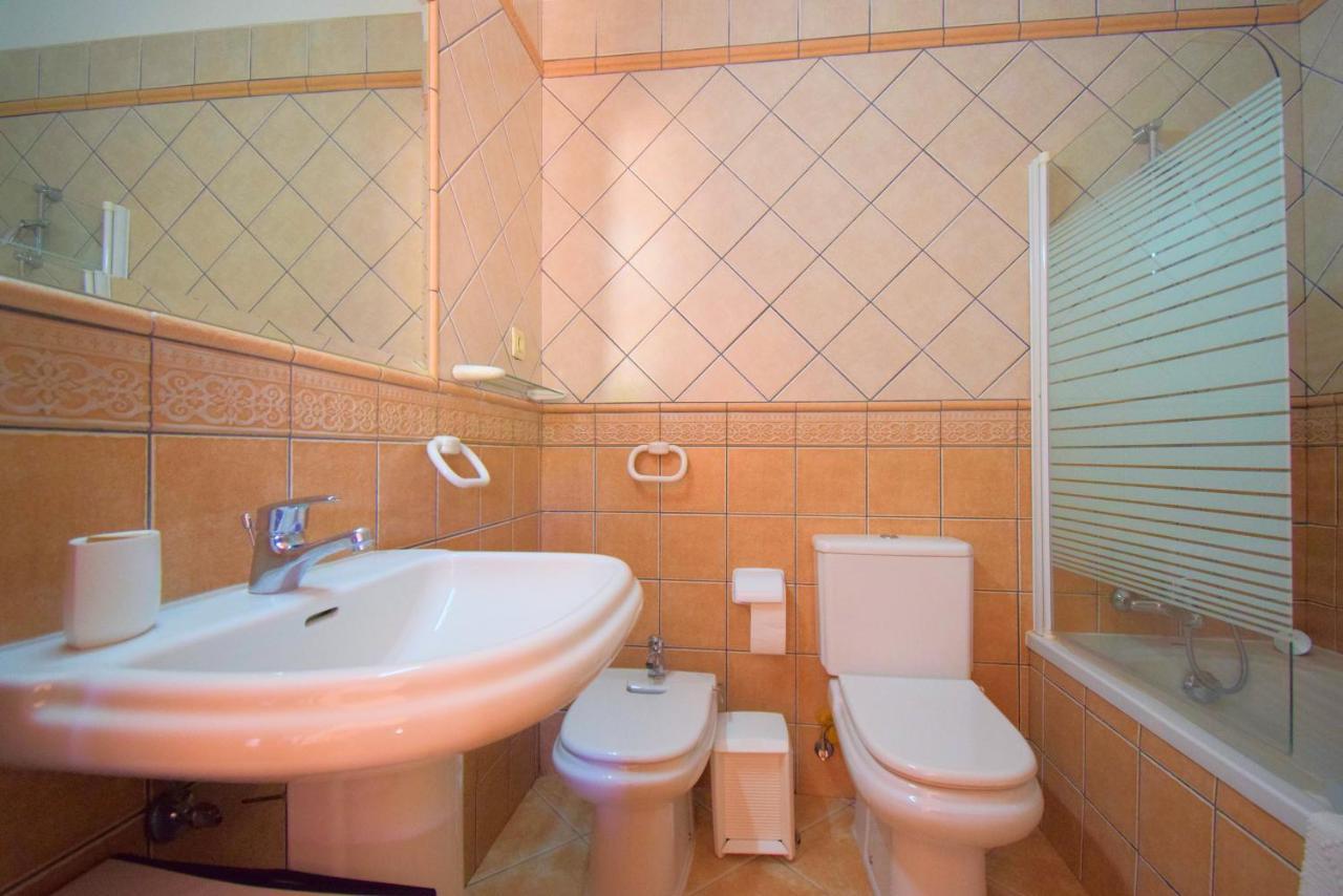 Private Large Terrace Facing The Swimming Pool Apartment Guia  Exterior photo