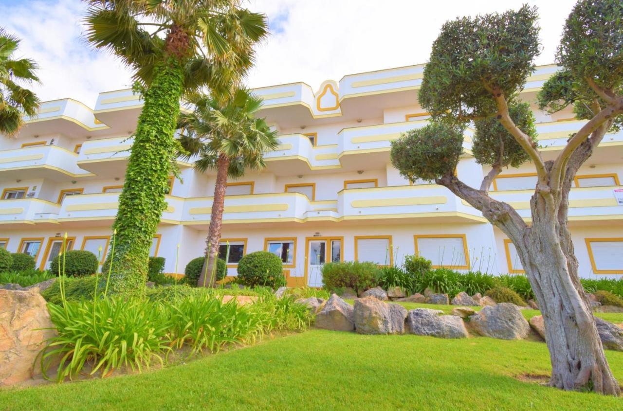 Private Large Terrace Facing The Swimming Pool Apartment Guia  Exterior photo