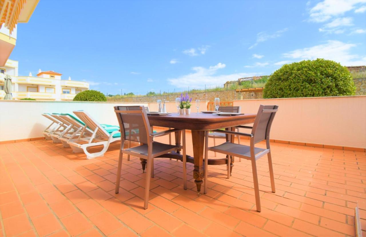Private Large Terrace Facing The Swimming Pool Apartment Guia  Exterior photo